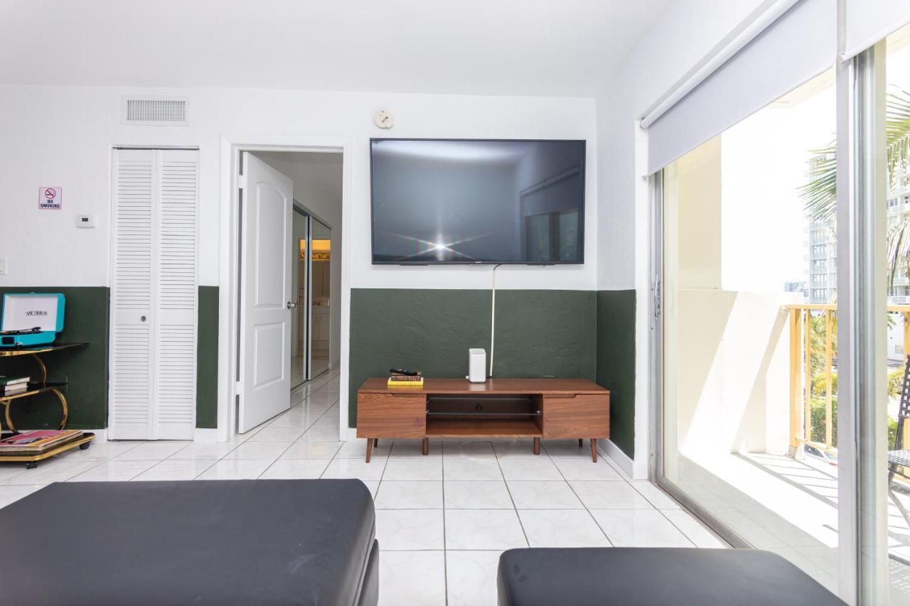 One Bedroom Apartment - With Parking & Balcony - Heart Of Wynwood Miami Kültér fotó